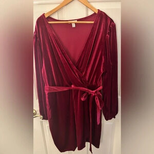 Nine West Size 1X Burgundy Long Sleeve Velvet Wrap Dress